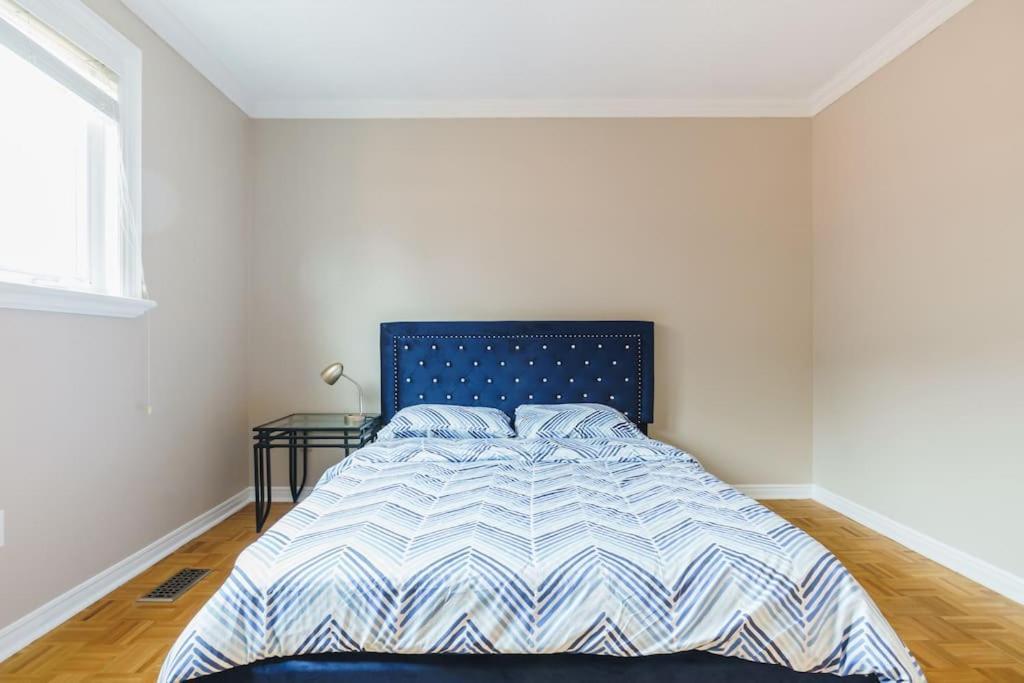 Beautiful Home 4 Bed, 3 Bath, Garage, Backyard! Mississauga Eksteriør bilde