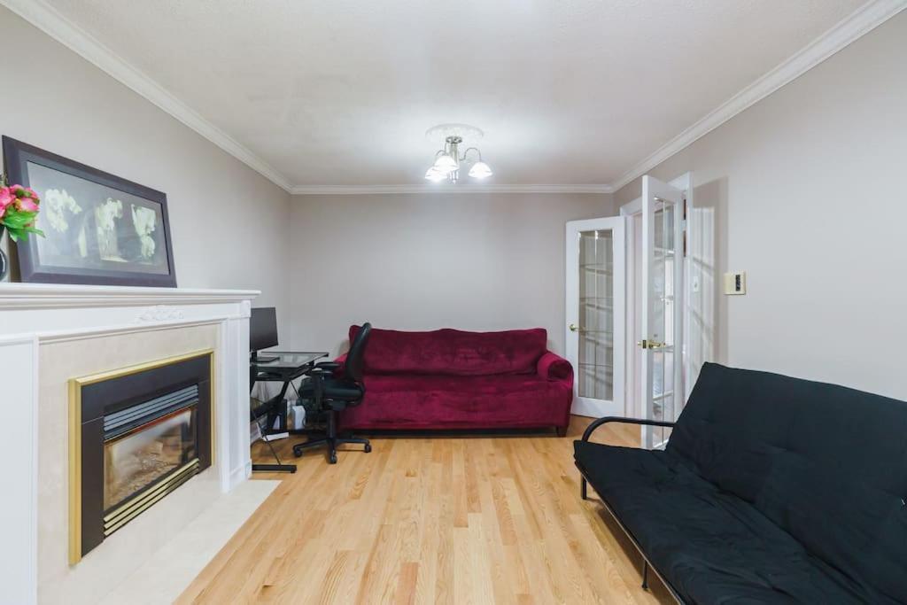 Beautiful Home 4 Bed, 3 Bath, Garage, Backyard! Mississauga Eksteriør bilde