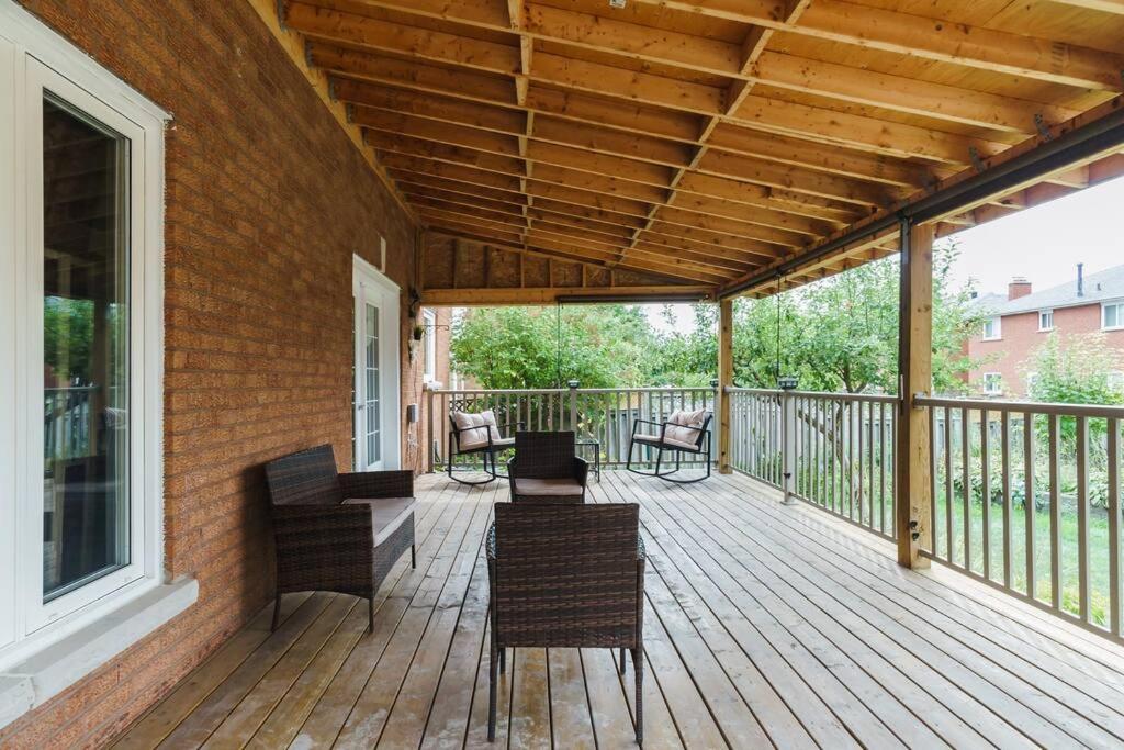Beautiful Home 4 Bed, 3 Bath, Garage, Backyard! Mississauga Eksteriør bilde