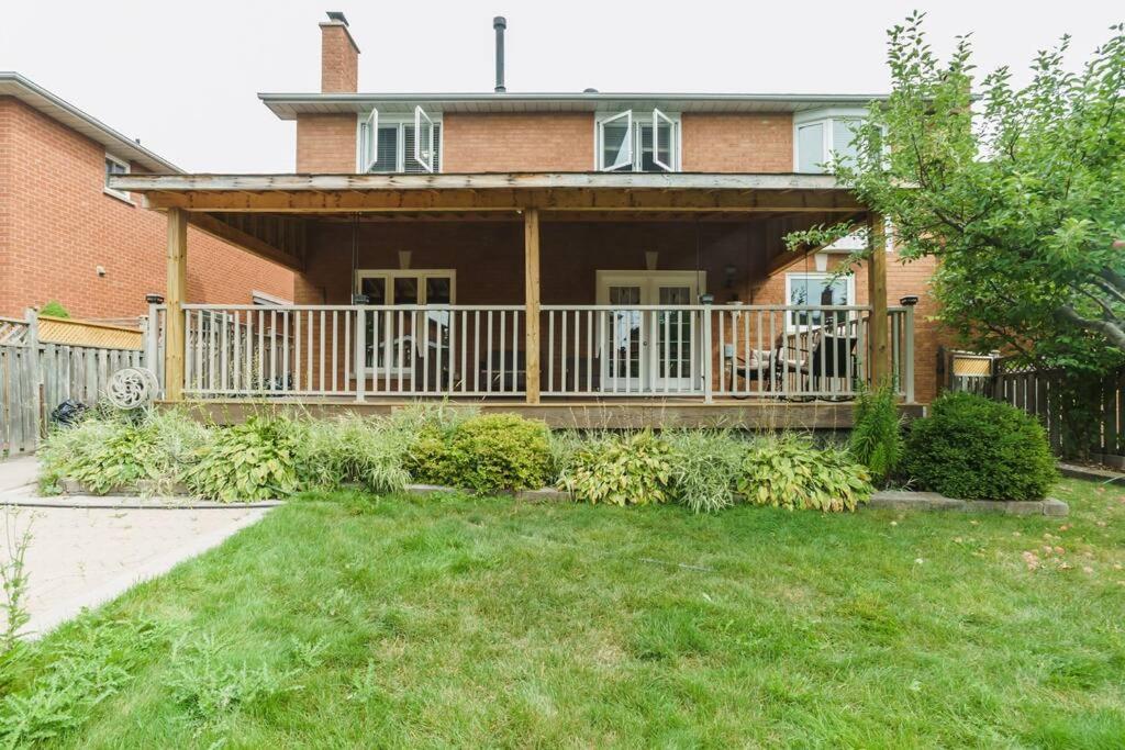 Beautiful Home 4 Bed, 3 Bath, Garage, Backyard! Mississauga Eksteriør bilde