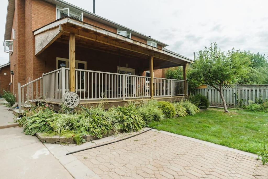 Beautiful Home 4 Bed, 3 Bath, Garage, Backyard! Mississauga Eksteriør bilde